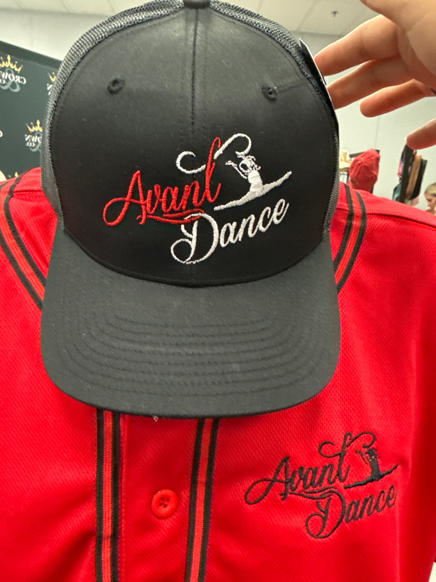 Avant- Richardson Cap